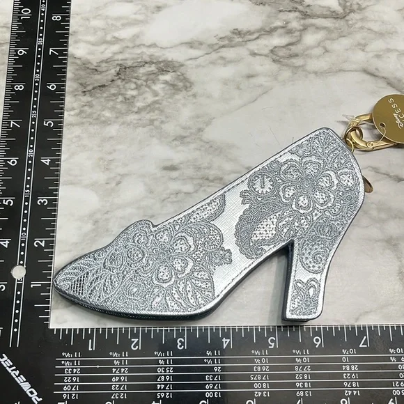 Disney Princess Cinderella  Coin Purse NWT Bath And Body works. - Picture 7 of 9